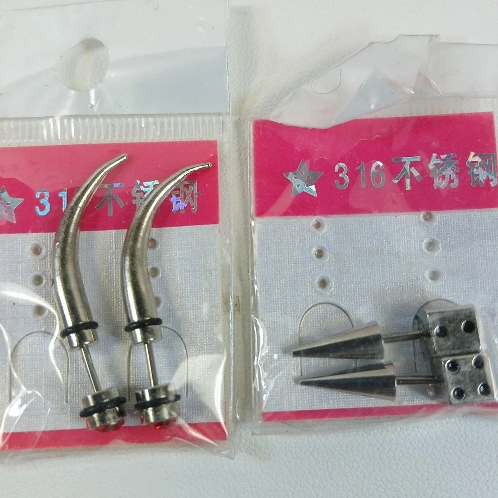 Vintage Surgical Steel 18G Earring Set Ruby Red Horn Spike‎ Dice Deadstock New
